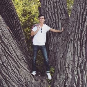 Meet your Posher, Derek